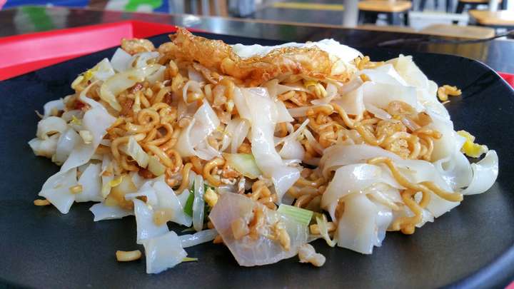 fried kway teow with noodles